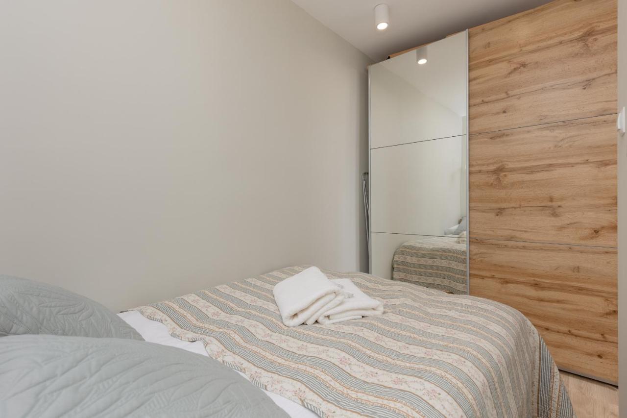 Aleja Jana Pawla II Studio Warsaw By Noclegi Renters Extérieur photo
